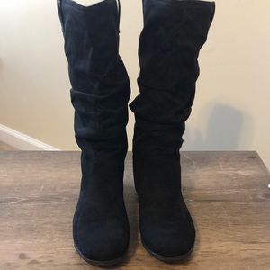 Black boots